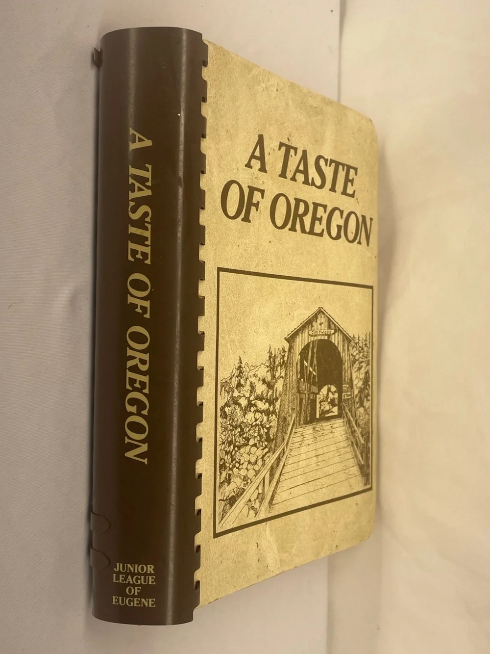 RARE VINTAGE A Taste of Oregon Cookbook